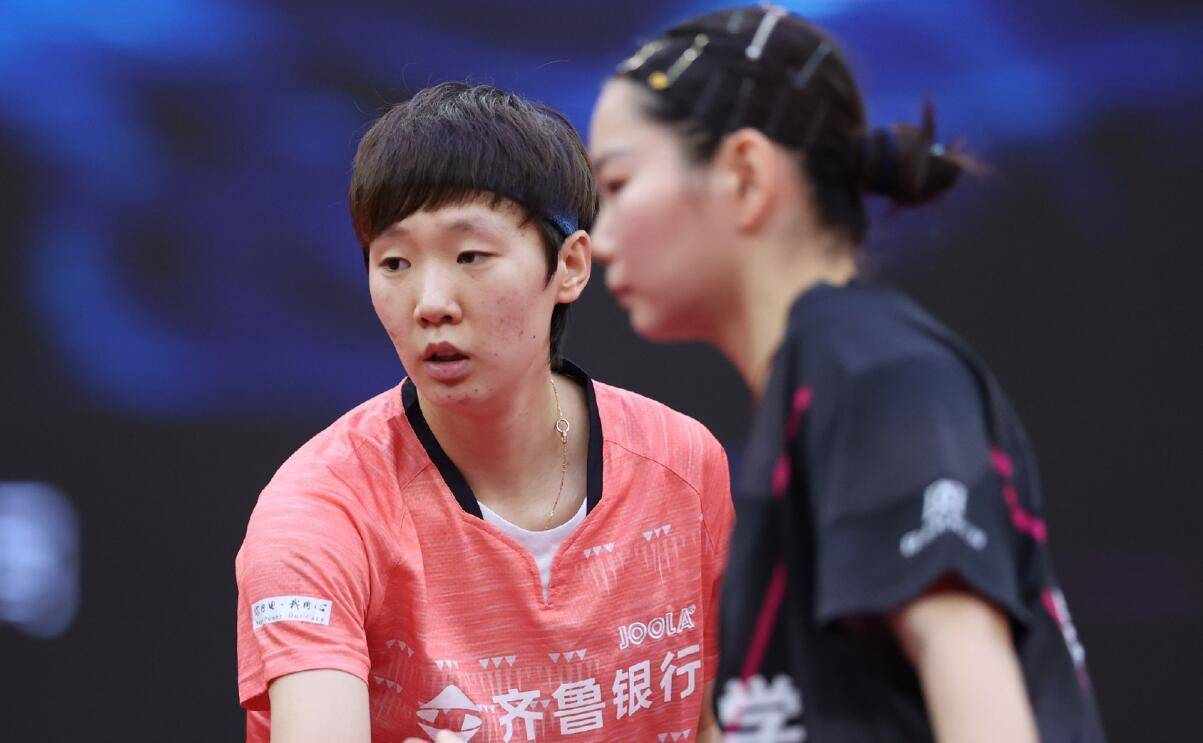 借雄厚的资 借雄厚的资