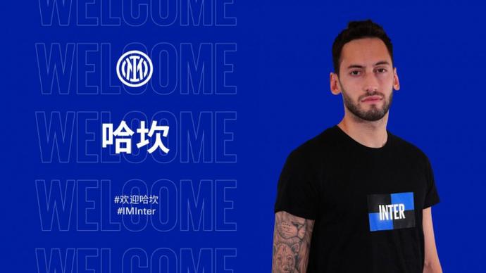 现出强烈的 现出强烈的