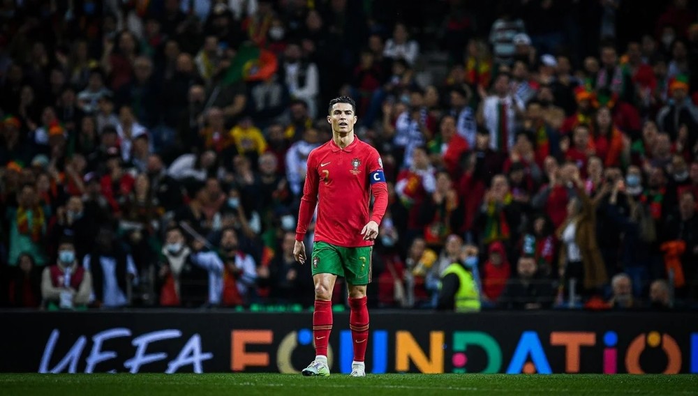 不容小觑的 不容小觑的